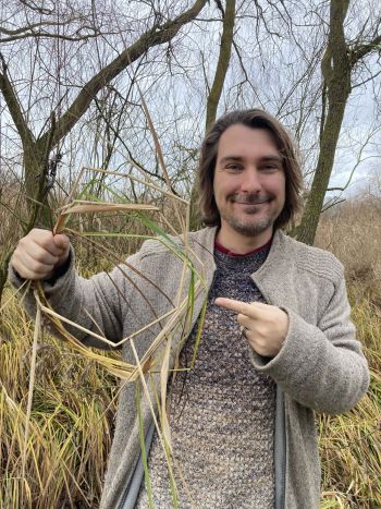 Clemens Kleinspehn analyses the life cycle of a paludiculture product (photo: N. Körner)